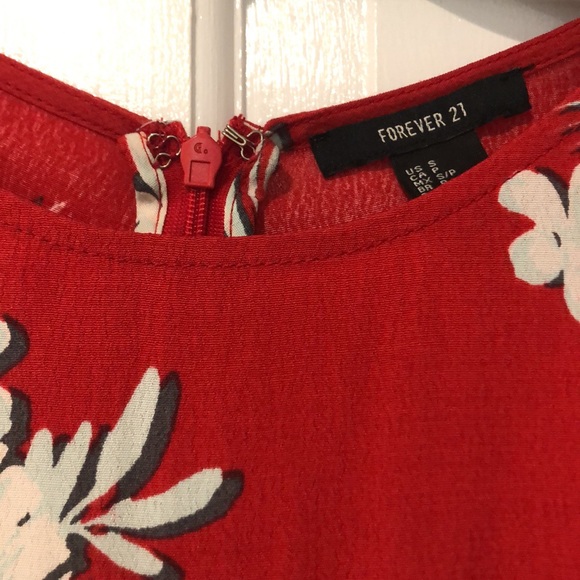 Never worn dress - Picture 4 of 5